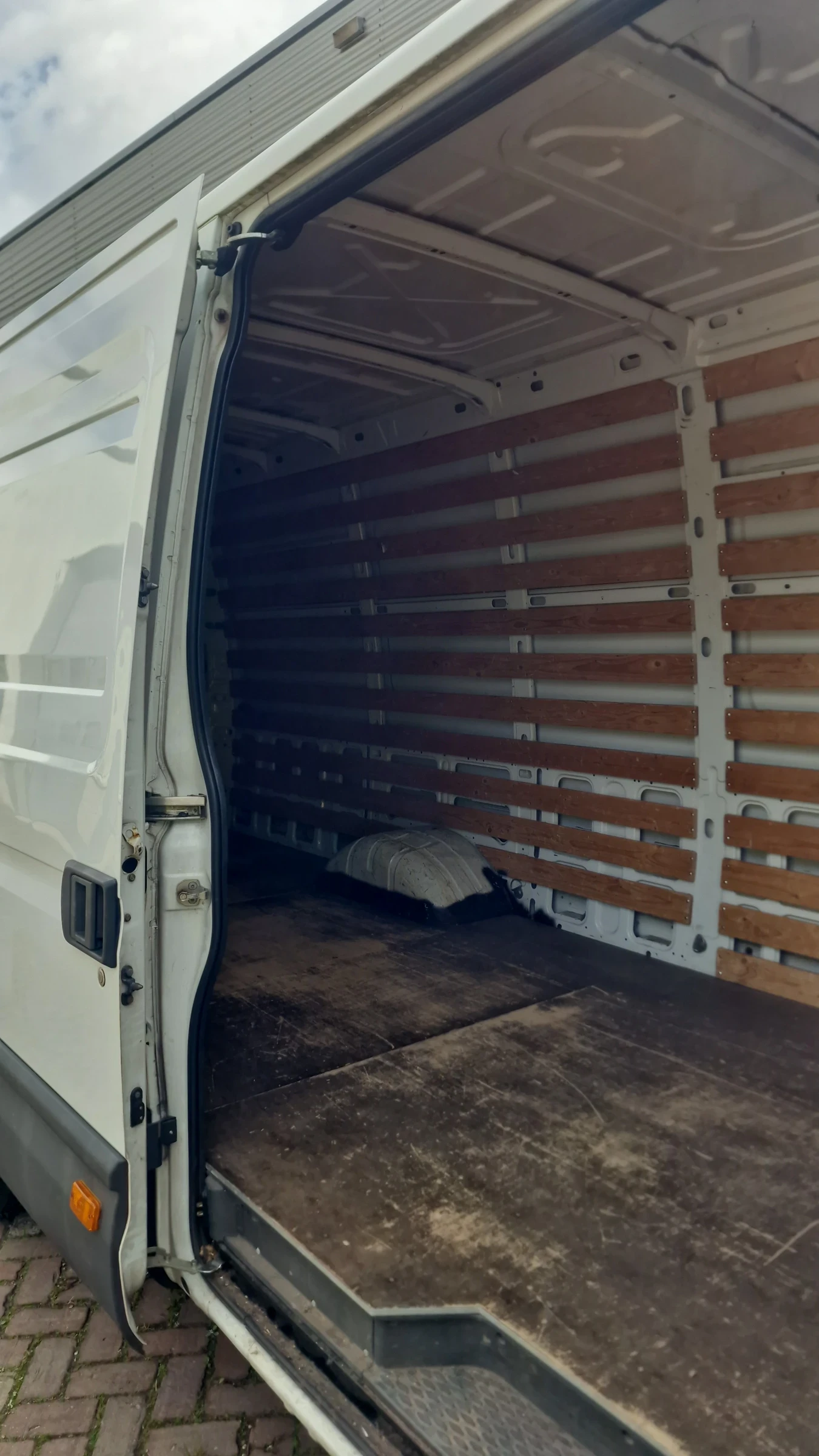 Iveco Daily 35C13, снимка 12 - Бусове и автобуси - 54704456