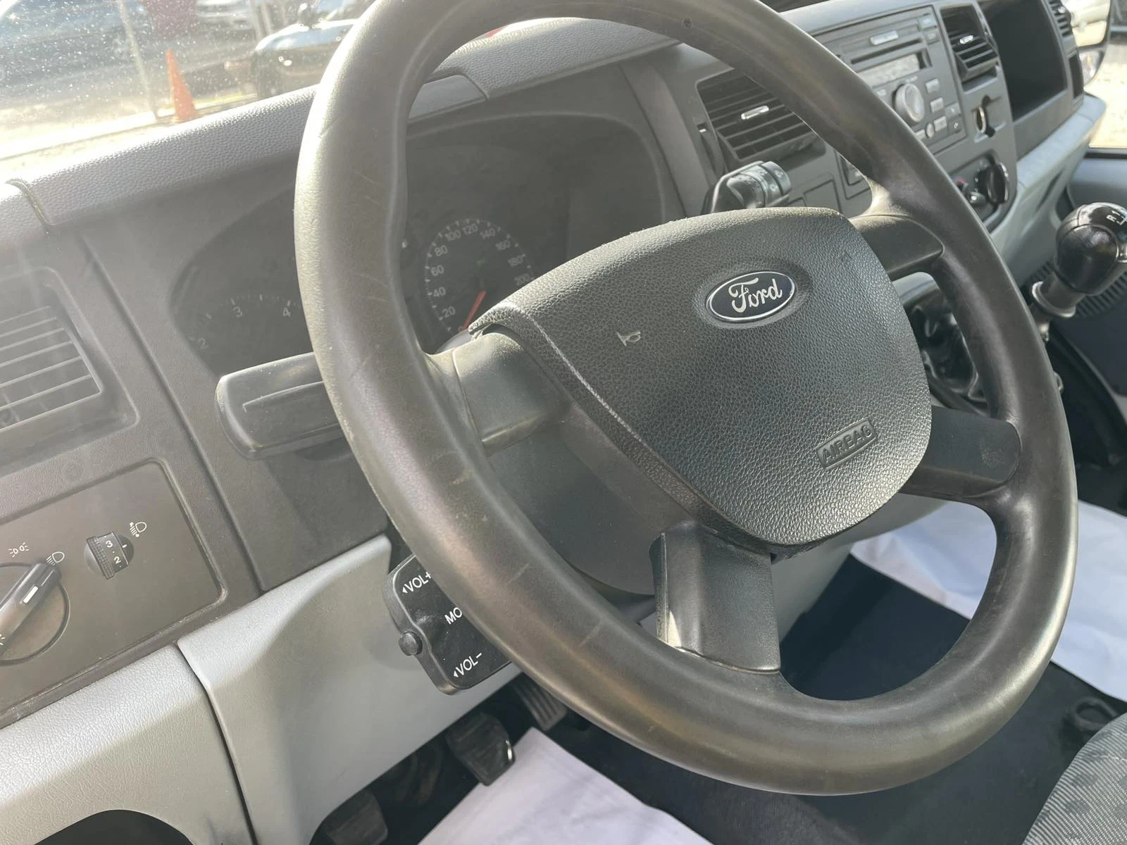 Ford Transit T350 - изображение 9