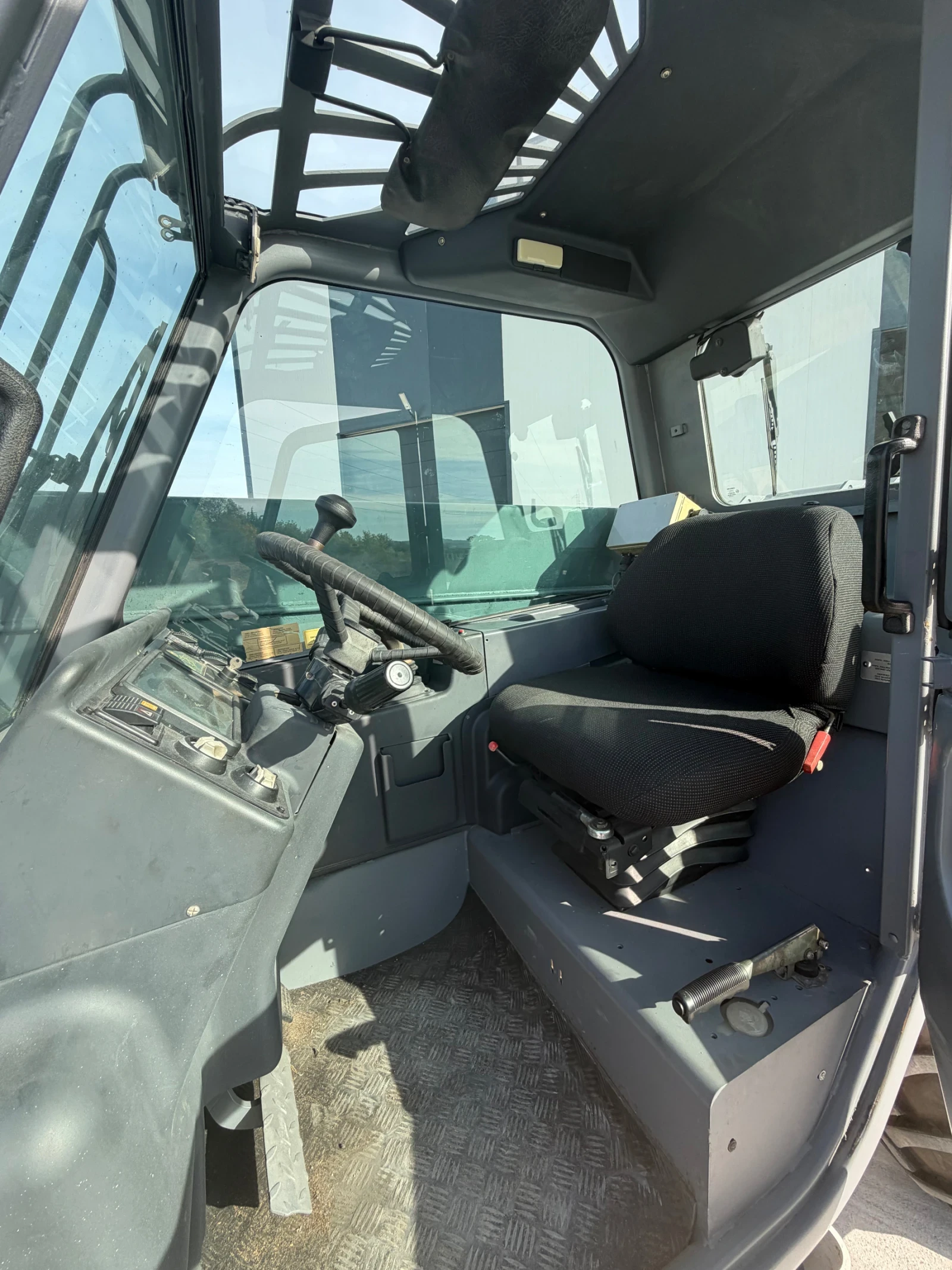 Телескопичен товарач Bobcat T40170, снимка 9 - Селскостопанска техника - 56418128