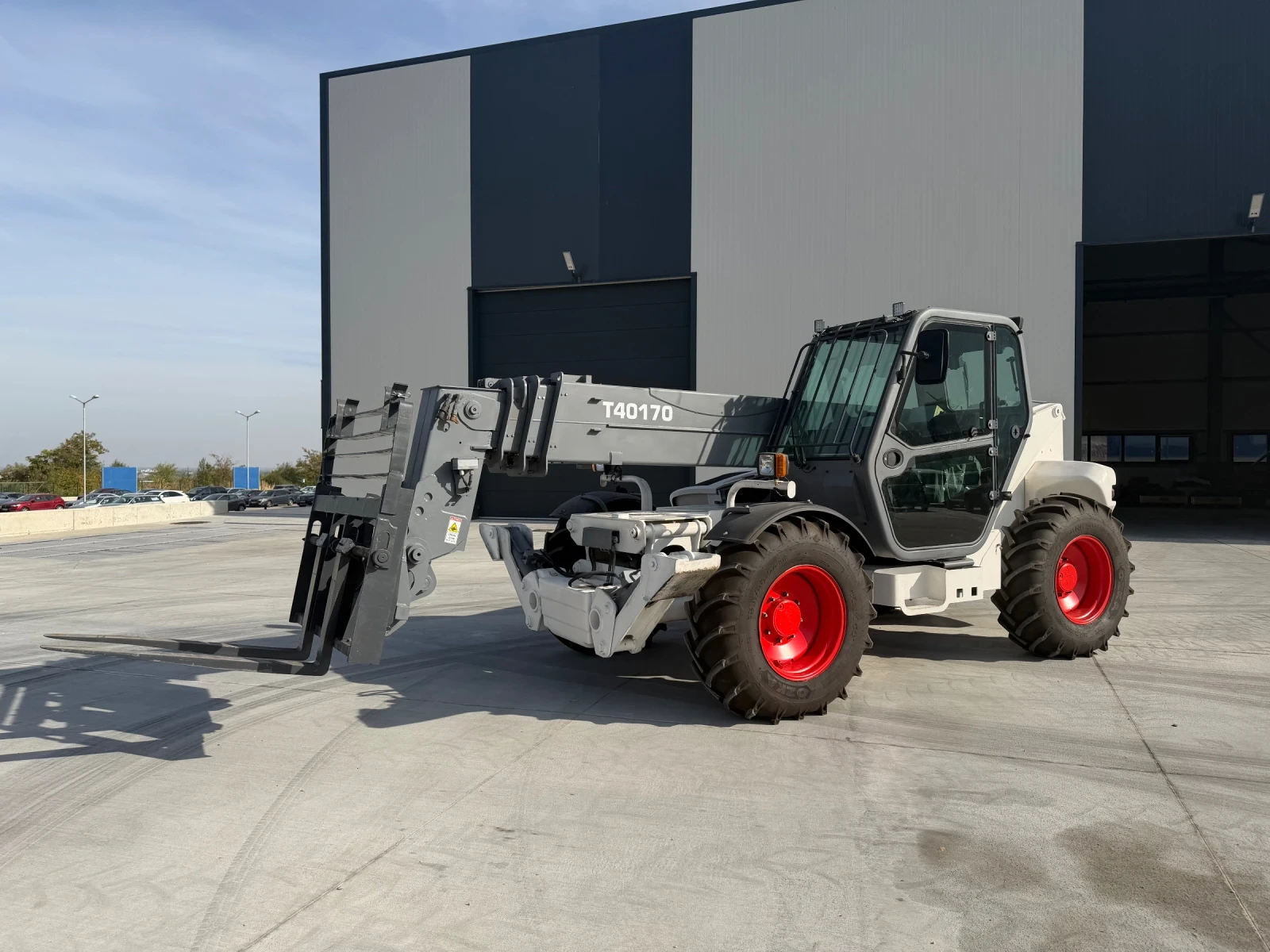 Телескопичен товарач Bobcat T40170