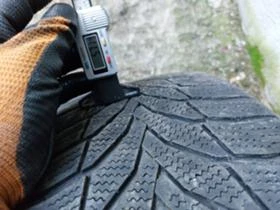 Гуми Зимни 235/45R18, снимка 5