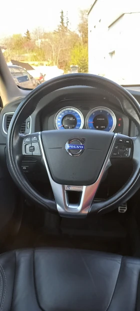 Volvo V60 2.4 D5 Polestar 230к.с, R-desing, 4x4, 5 цилиндров, снимка 17