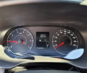 Dacia Sandero 1.0i 2020 43хил.км, снимка 10