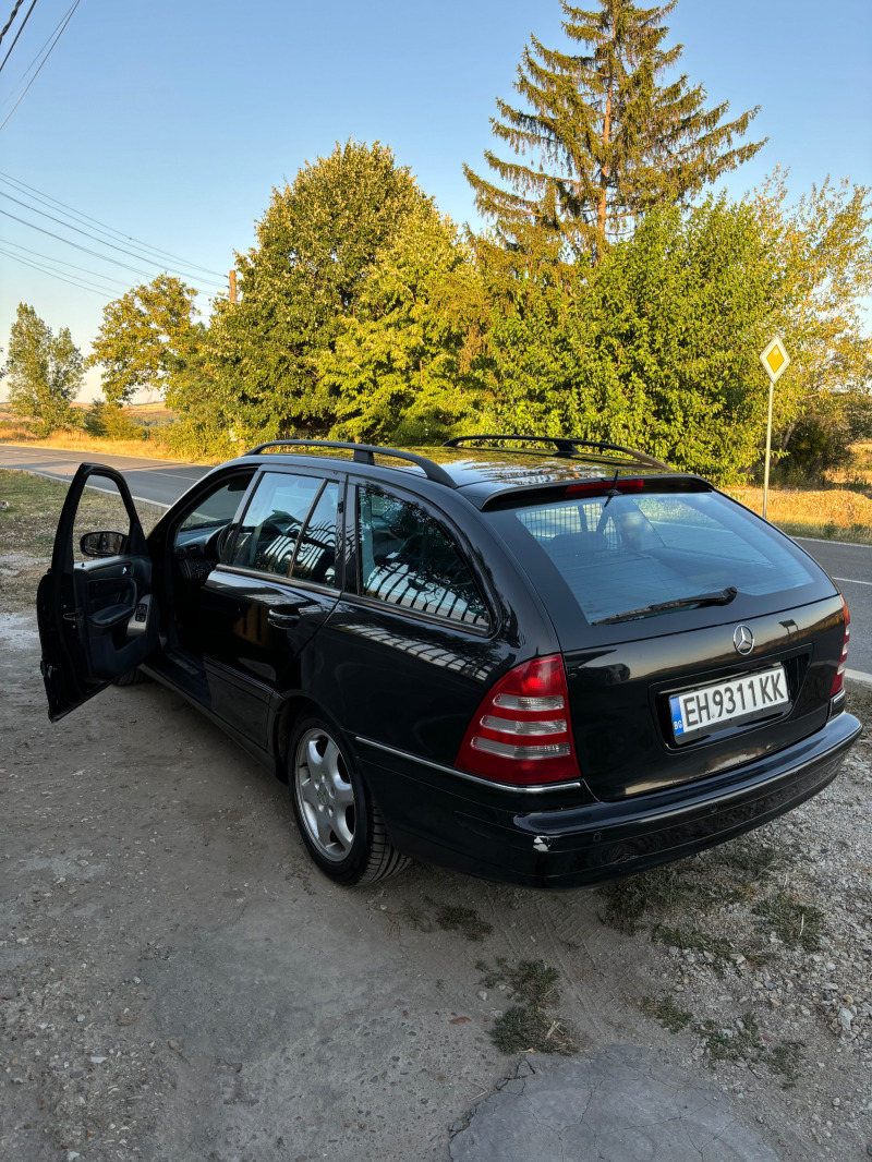 Mercedes-Benz C 240 2.4 бензин, снимка 3 - Автомобили и джипове - 47280016