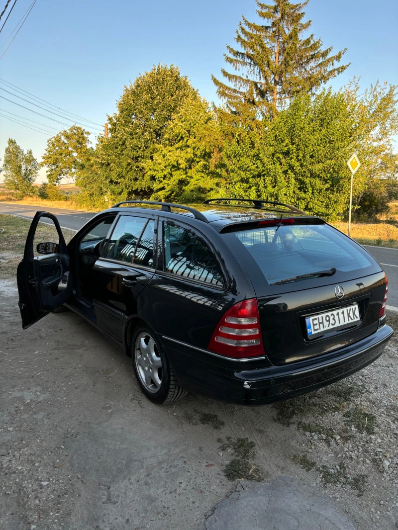 Mercedes-Benz C 240 2.4 бензин, снимка 3 - Автомобили и джипове - 49242611