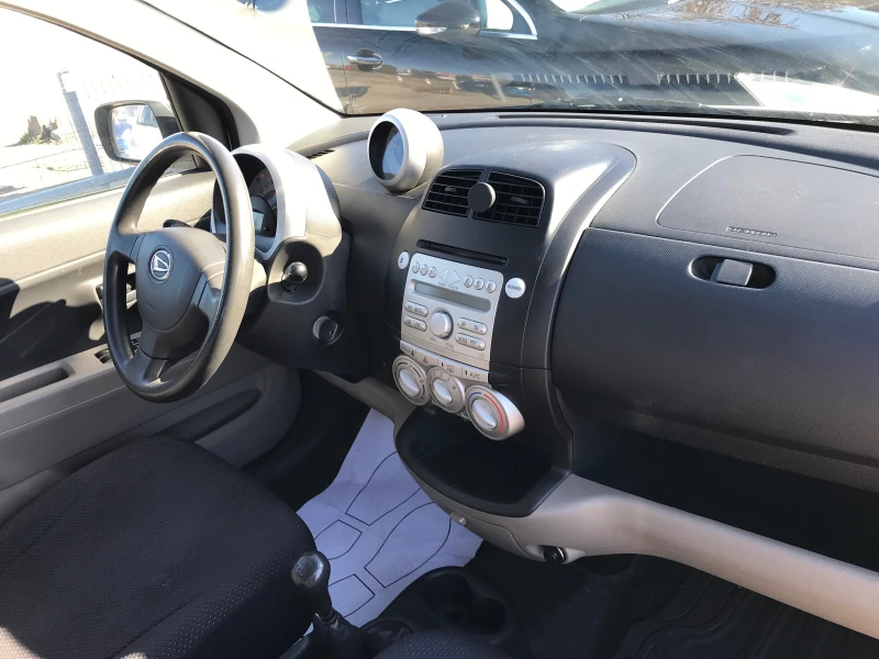 Daihatsu Sirion 1.3vvt-87кс.бензин-, снимка 12 - Автомобили и джипове - 47085054