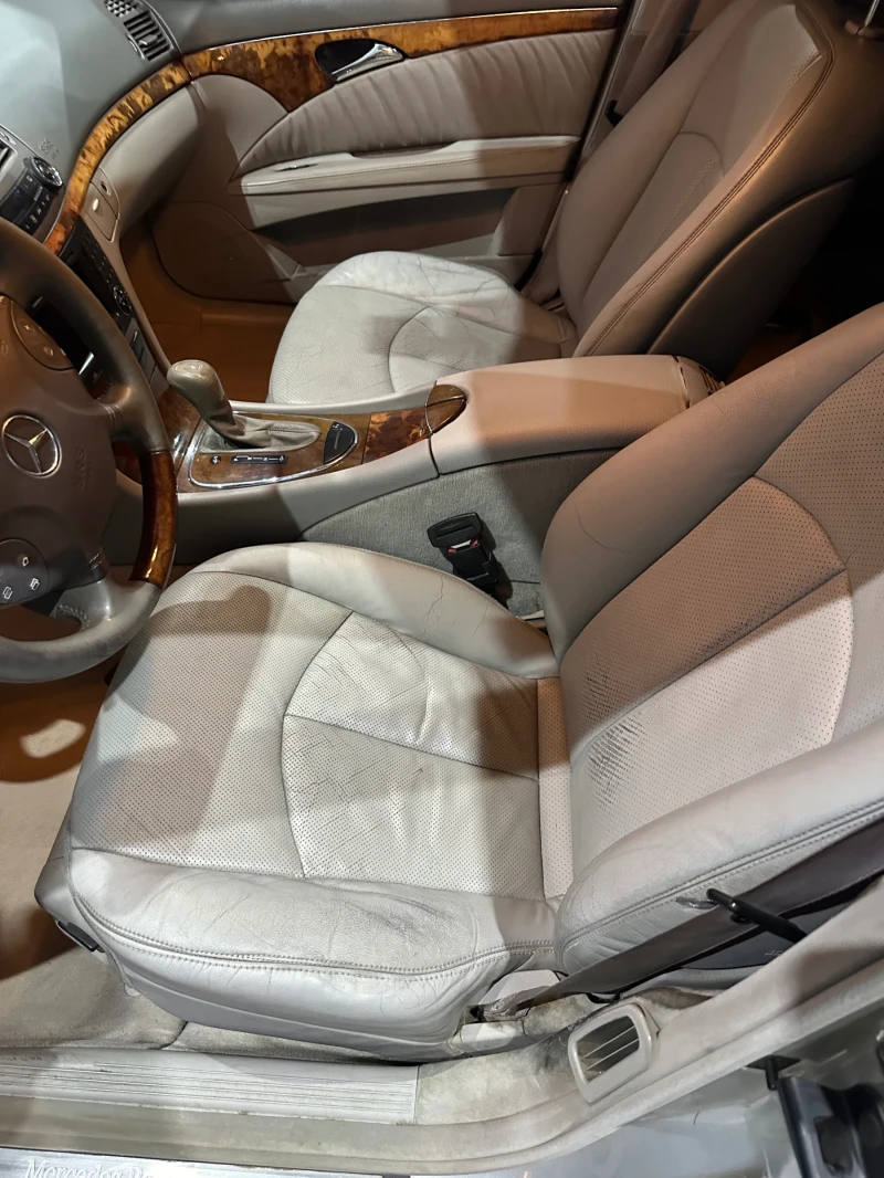 Mercedes-Benz E 320 Elegance, снимка 8 - Автомобили и джипове - 50031697