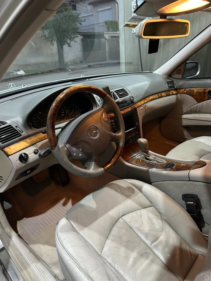 Mercedes-Benz E 320 Elegance, снимка 7 - Автомобили и джипове - 50031697