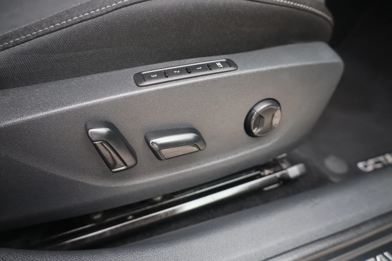 Skoda Octavia 2.0TDI DSG Matrix KeyGO ACC KAM Ambient Lane #iCar, снимка 16 - Автомобили и джипове - 52066606