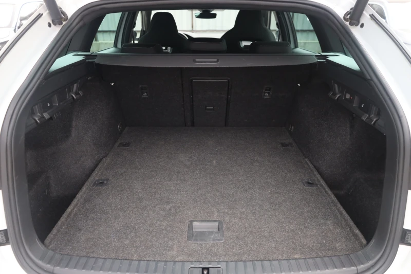 Skoda Octavia 2.0TDI DSG Matrix KeyGO ACC KAM Ambient Lane #iCar, снимка 9 - Автомобили и джипове - 52066606