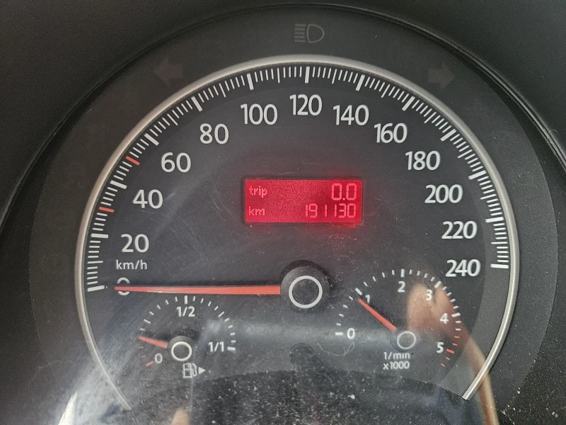 VW New beetle 1.9TDI HIGHLINE, снимка 10 - Автомобили и джипове - 52328909