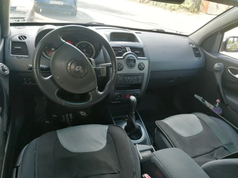 Renault Megane 1.6i 16v, снимка 9 - Автомобили и джипове - 53057886