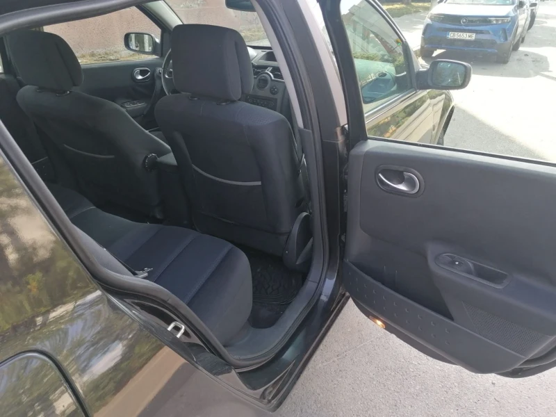 Renault Megane 1.6i 16v, снимка 12 - Автомобили и джипове - 53057886