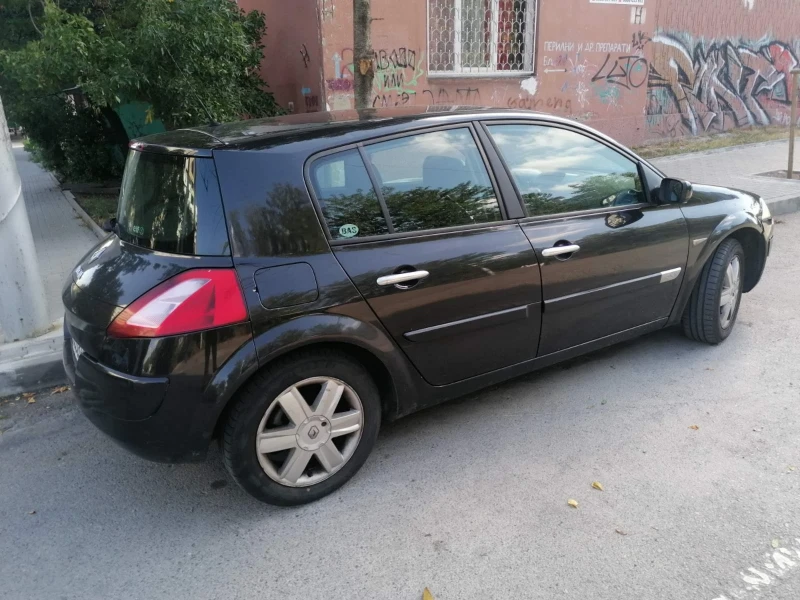 Renault Megane 1.6i 16v, снимка 3 - Автомобили и джипове - 53057886