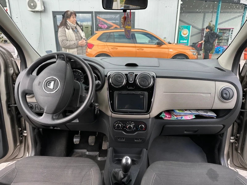Dacia Lodgy 1.2 TCE, снимка 17 - Автомобили и джипове - 53406364