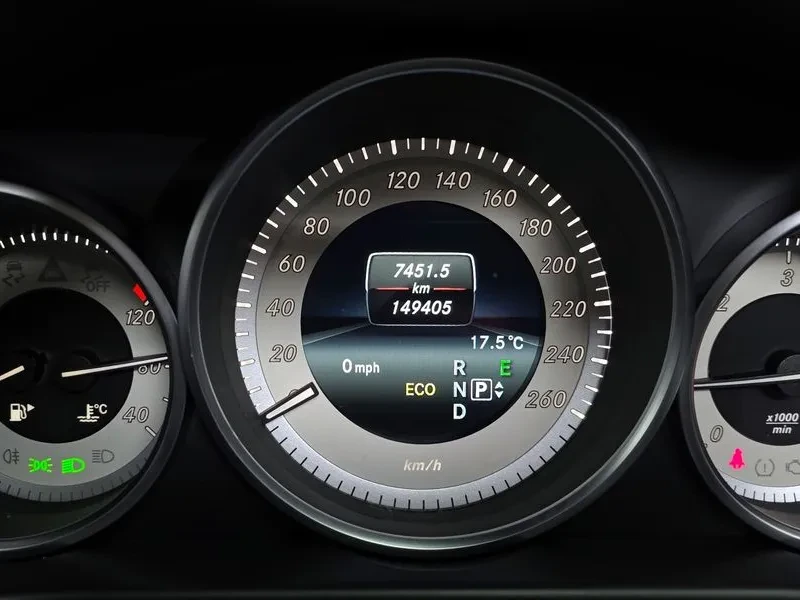 Mercedes-Benz E 220 Cdi Avantgarde - изображение 8