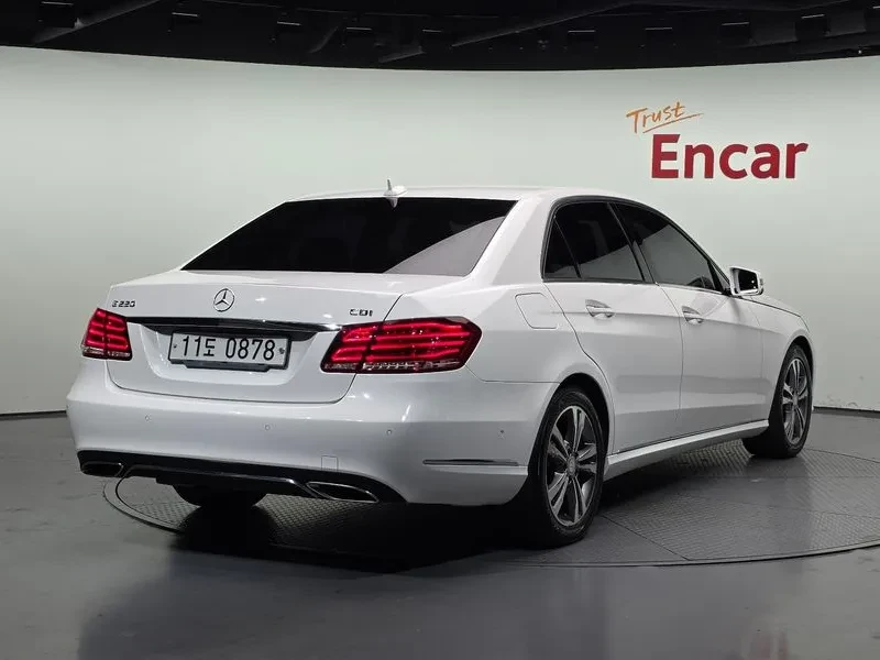 Mercedes-Benz E 220 Cdi Avantgarde - изображение 2