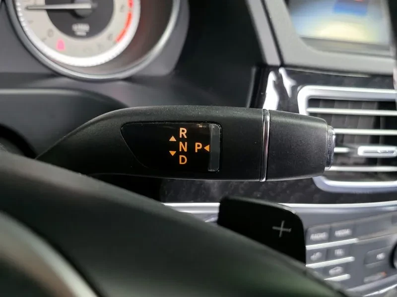 Mercedes-Benz E 220 Cdi Avantgarde - изображение 9