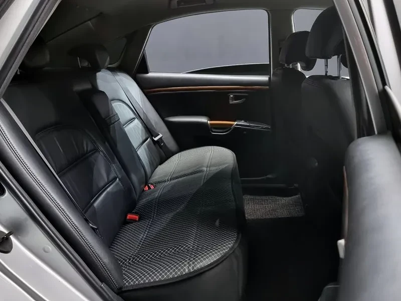 Hyundai Grandeur, снимка 12 - Автомобили и джипове - 55299980