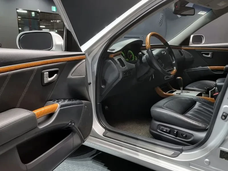 Hyundai Grandeur, снимка 11 - Автомобили и джипове - 55299980