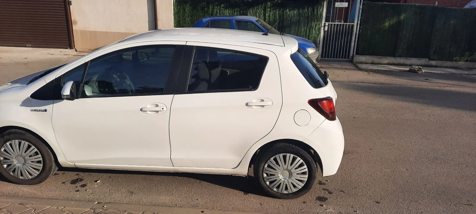 Toyota Yaris 1, 5, Автоматик, ХИБРИД - изображение 3