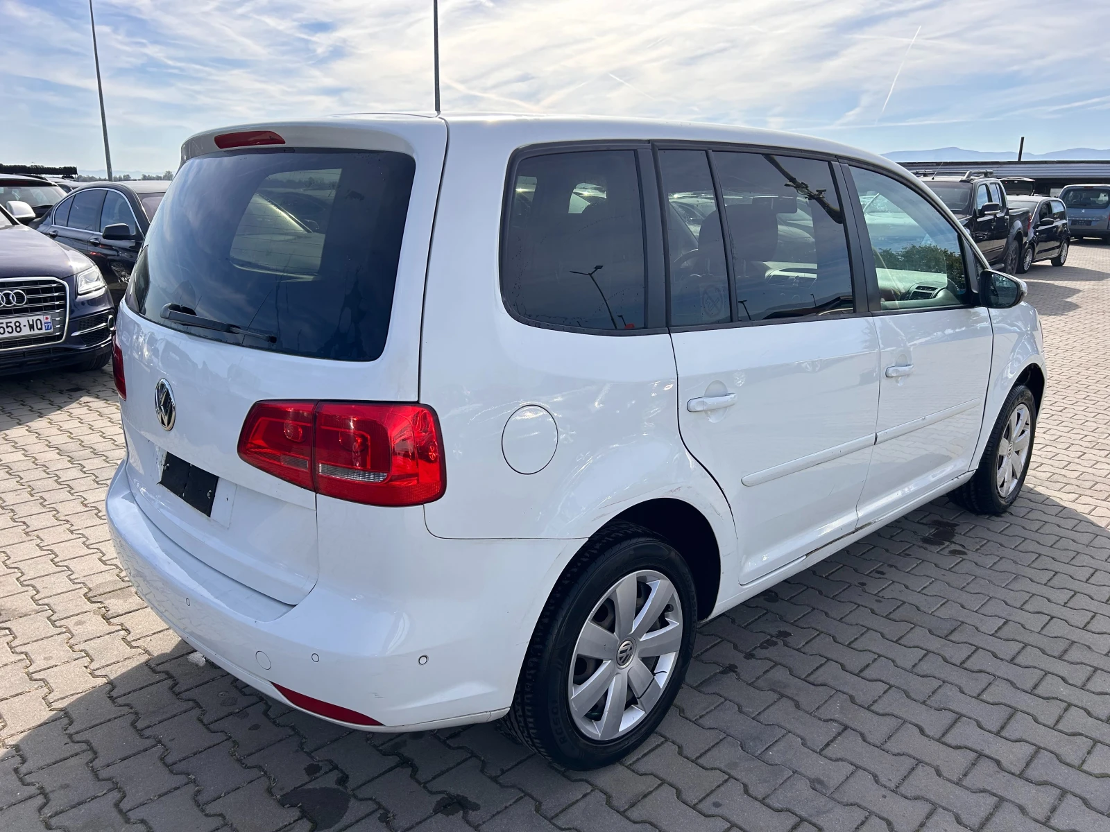 VW Touran 2.0TDI AVTOMAT EURO 5 ЛИЗИНГ - изображение 6