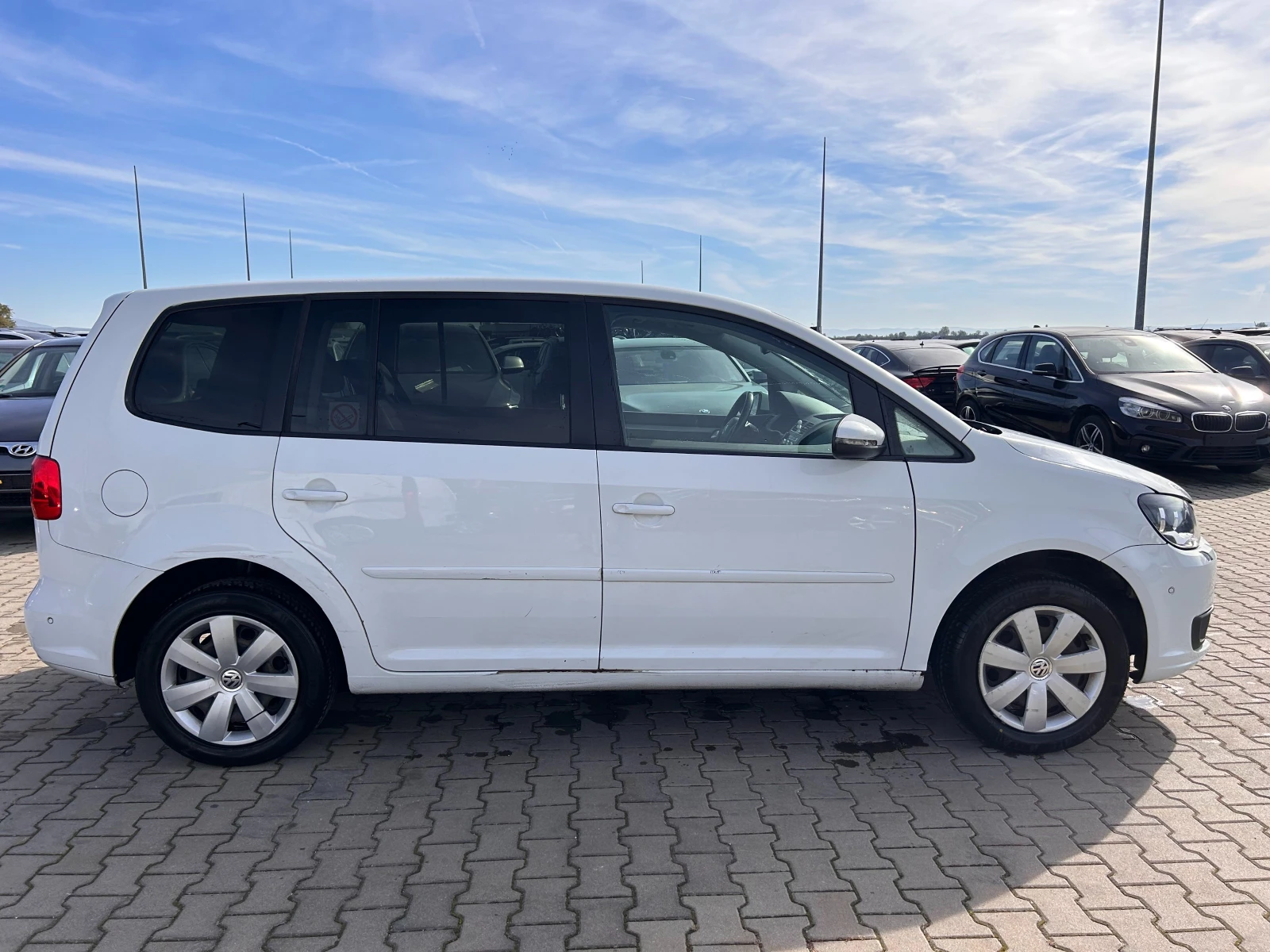 VW Touran 2.0TDI AVTOMAT EURO 5 ЛИЗИНГ - изображение 5