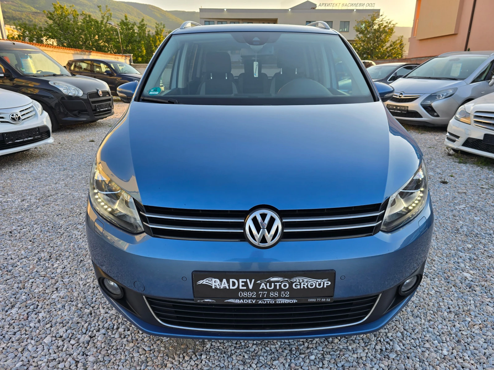 VW Touran 2.0TDI LIFE  - изображение 6