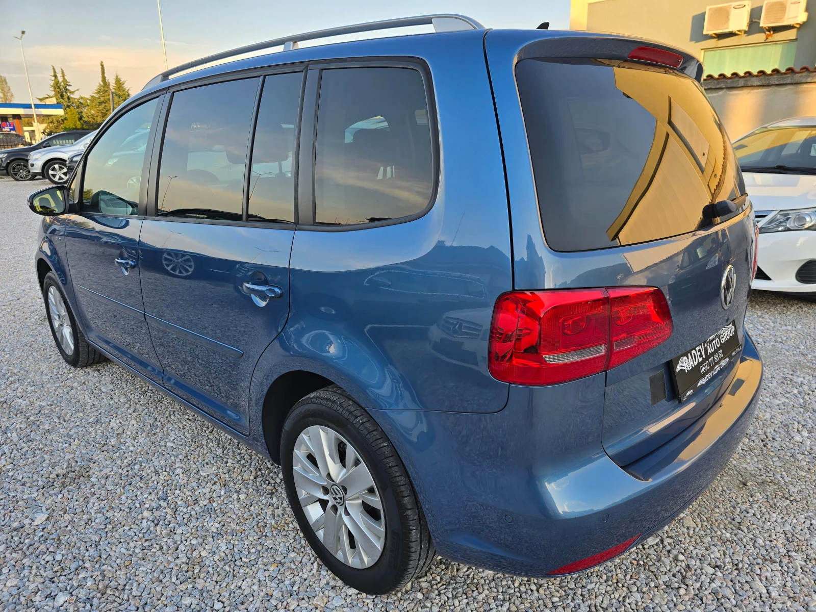 VW Touran 2.0TDI LIFE  - изображение 2