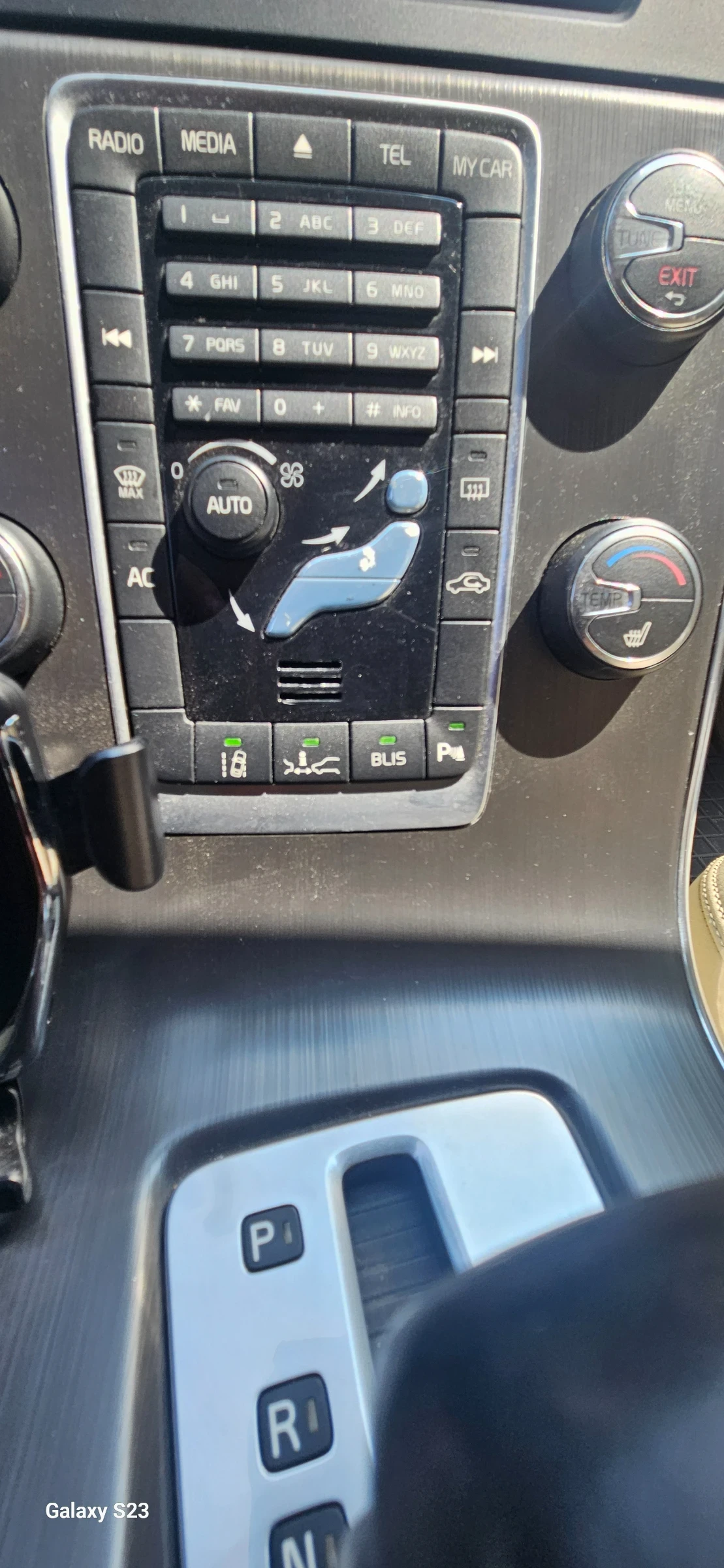 Volvo V60 2.0 - изображение 10