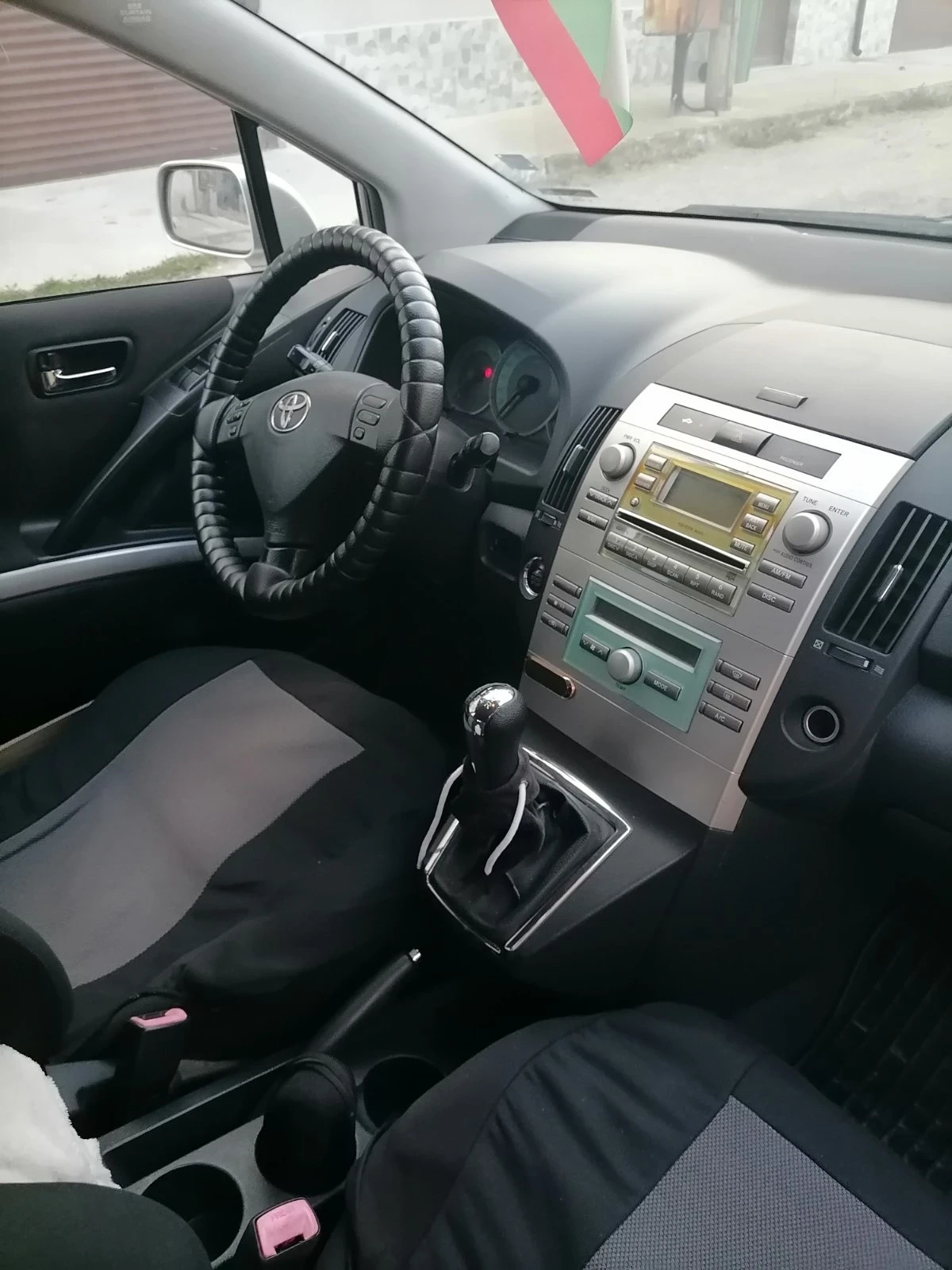 Toyota Corolla verso  - изображение 7