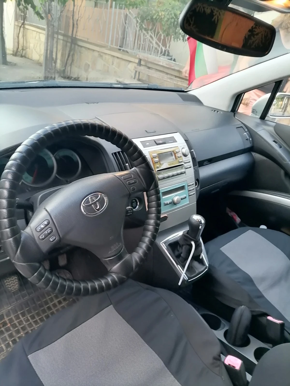 Toyota Corolla verso  - изображение 9