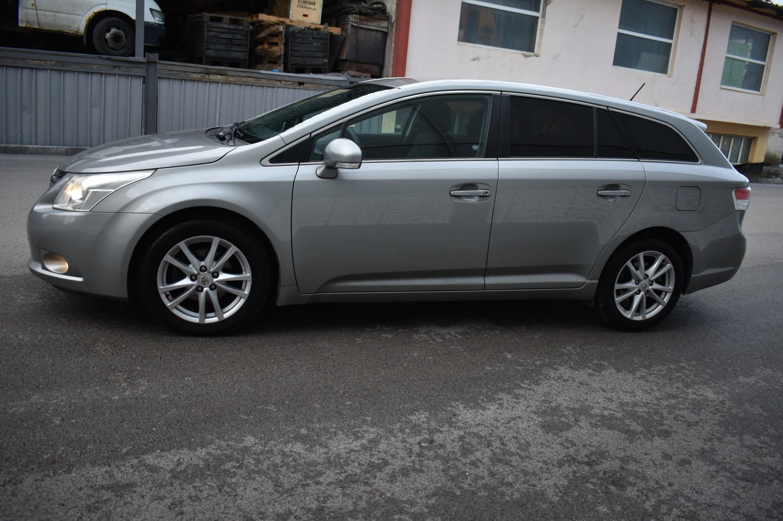 Toyota Avensis 1.8i/147kc= ITALY= НАВИГАЦИЯ= 178хкм= КАТО НОВА!!! - изображение 3