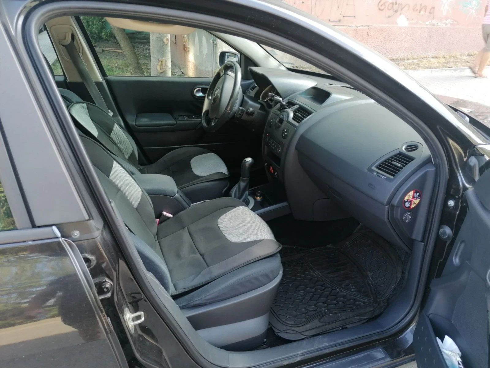 Renault Megane 1.6i 16v - изображение 8