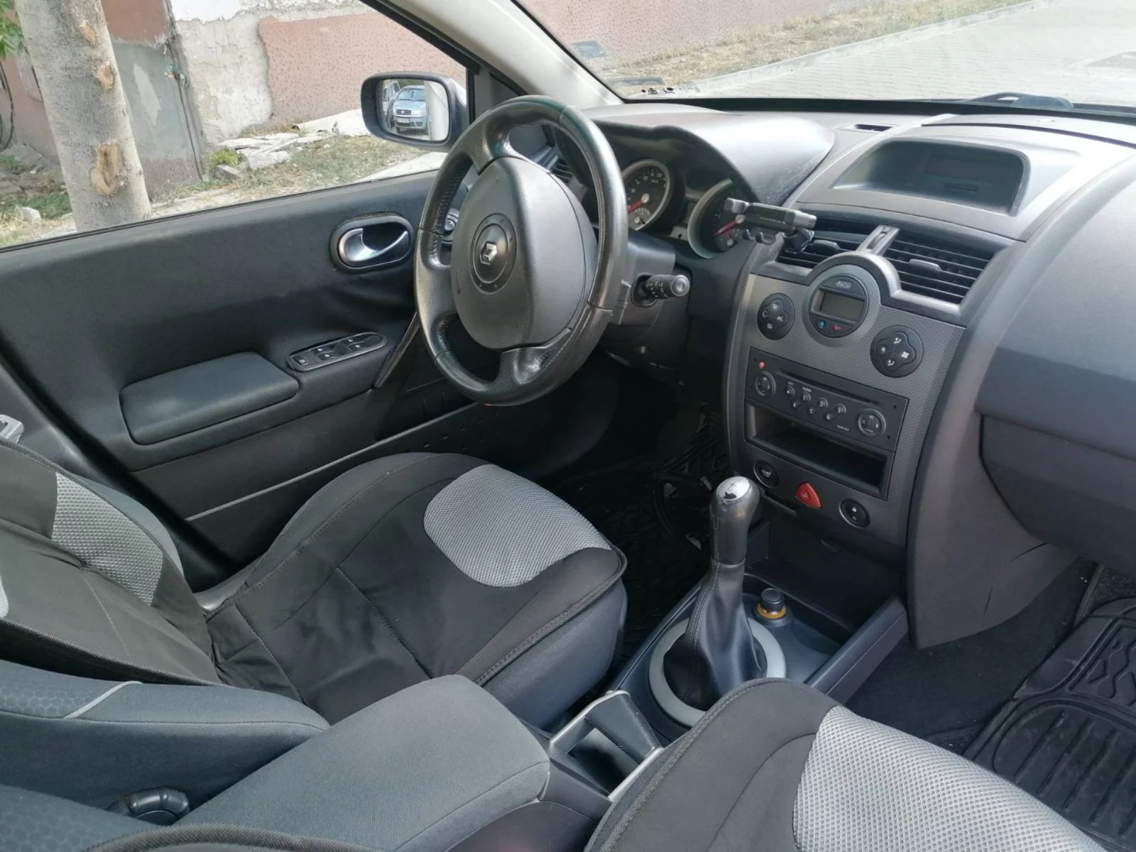 Renault Megane 1.6i 16v - изображение 10