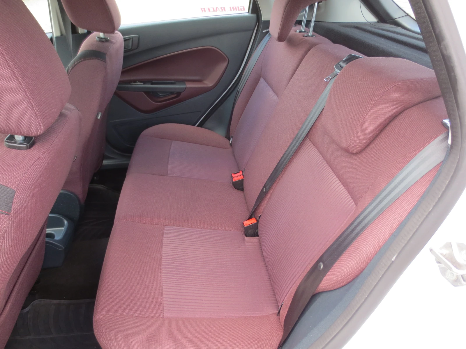 Ford Fiesta 1.4HDI, снимка 11 - Автомобили и джипове - 53890915