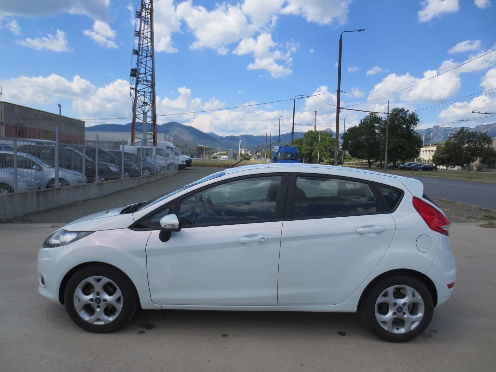 Ford Fiesta 1.4HDI, снимка 8 - Автомобили и джипове - 53890915