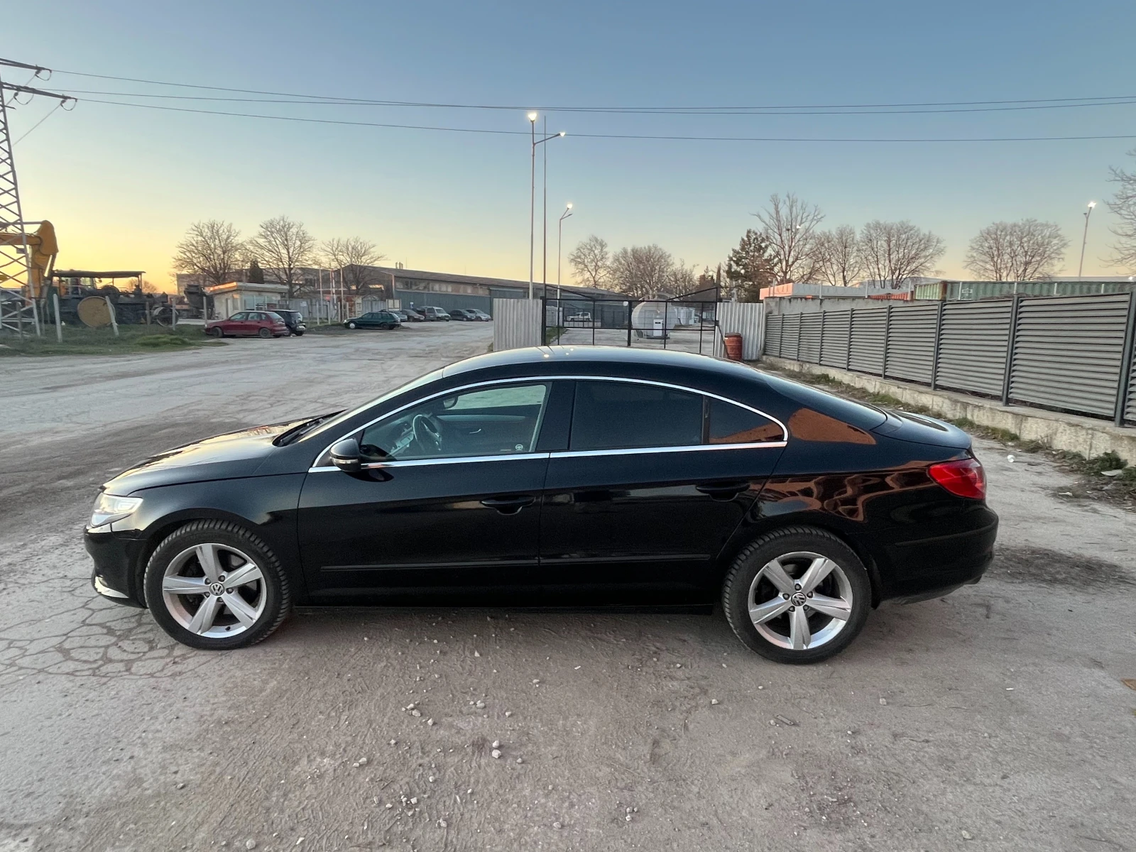 VW CC 2.0TDI, снимка 2 - Автомобили и джипове - 53786498