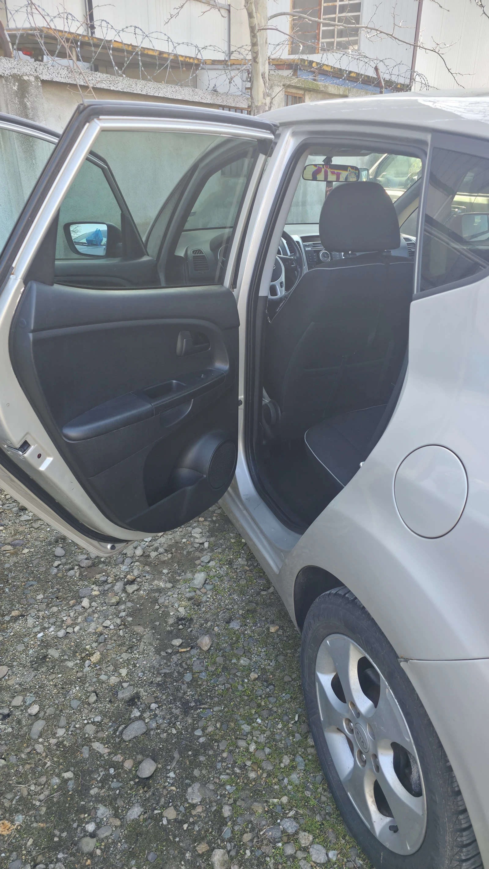 Kia Venga, снимка 12 - Автомобили и джипове - 54006079