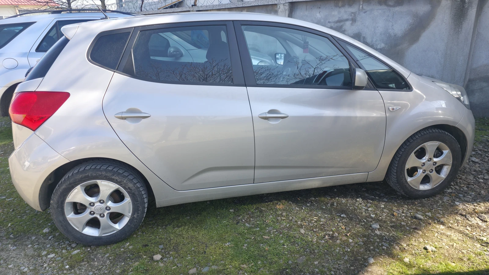 Kia Venga, снимка 4 - Автомобили и джипове - 54006079