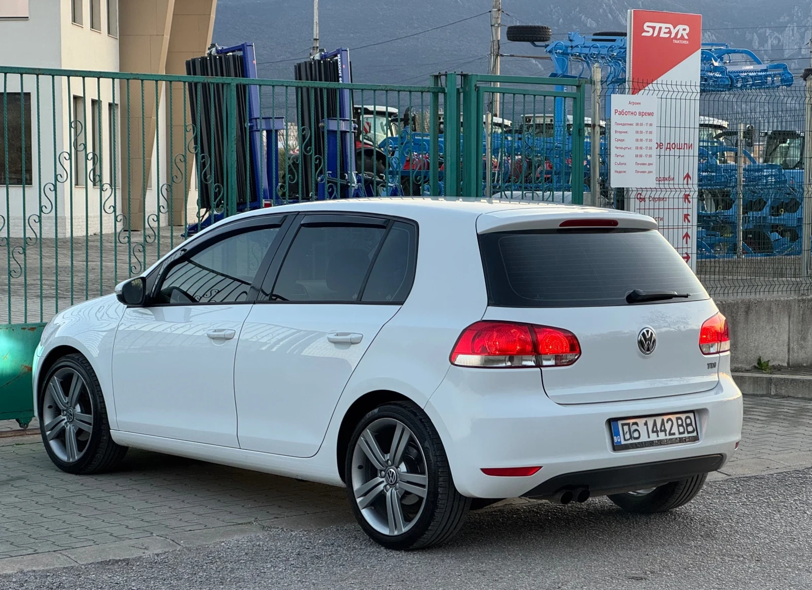 VW Golf 2, 0tdi 110hp Navi, снимка 6 - Автомобили и джипове - 54129090