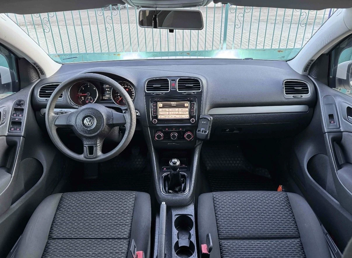 VW Golf 2, 0tdi 110hp Navi, снимка 9 - Автомобили и джипове - 54129090