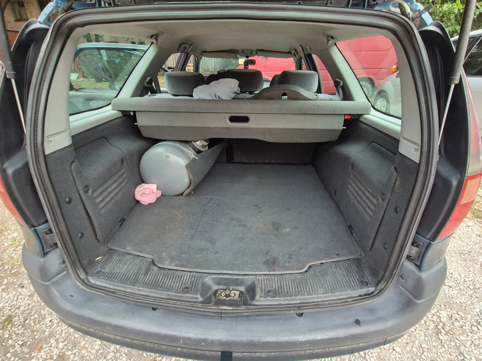 Renault Laguna 1800, снимка 10 - Автомобили и джипове - 54318032