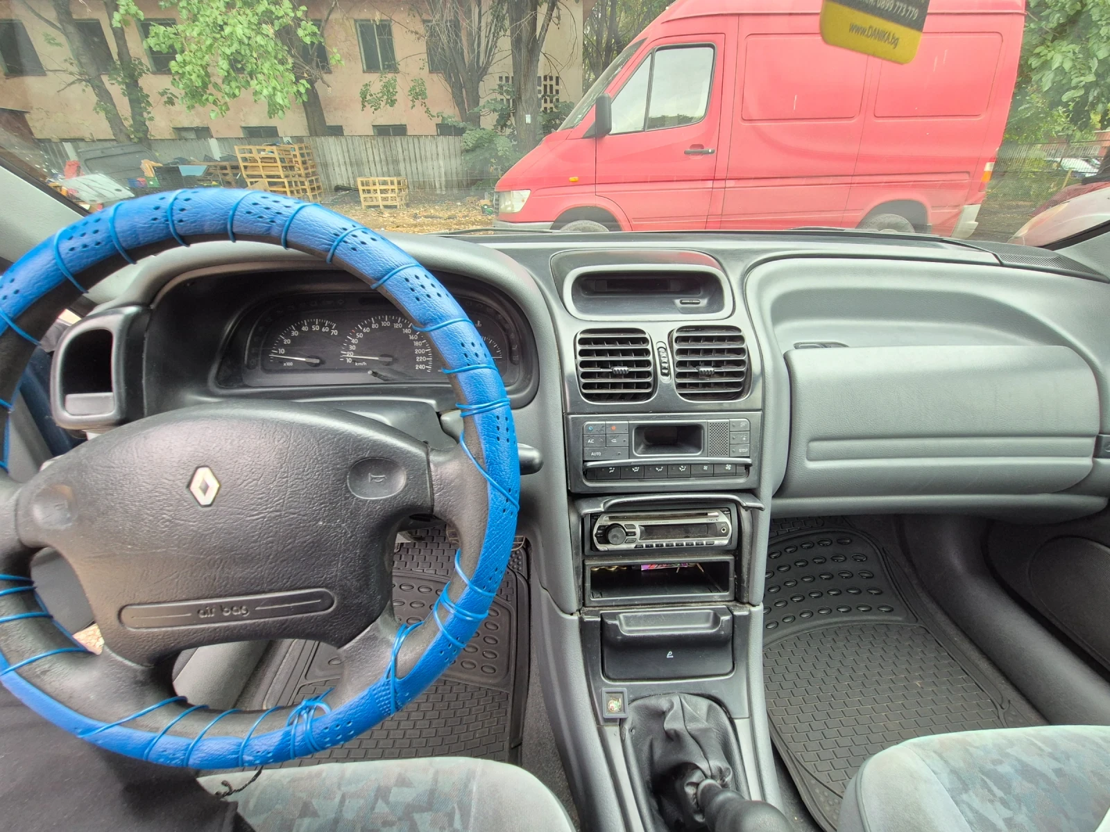 Renault Laguna 1800, снимка 8 - Автомобили и джипове - 54318032