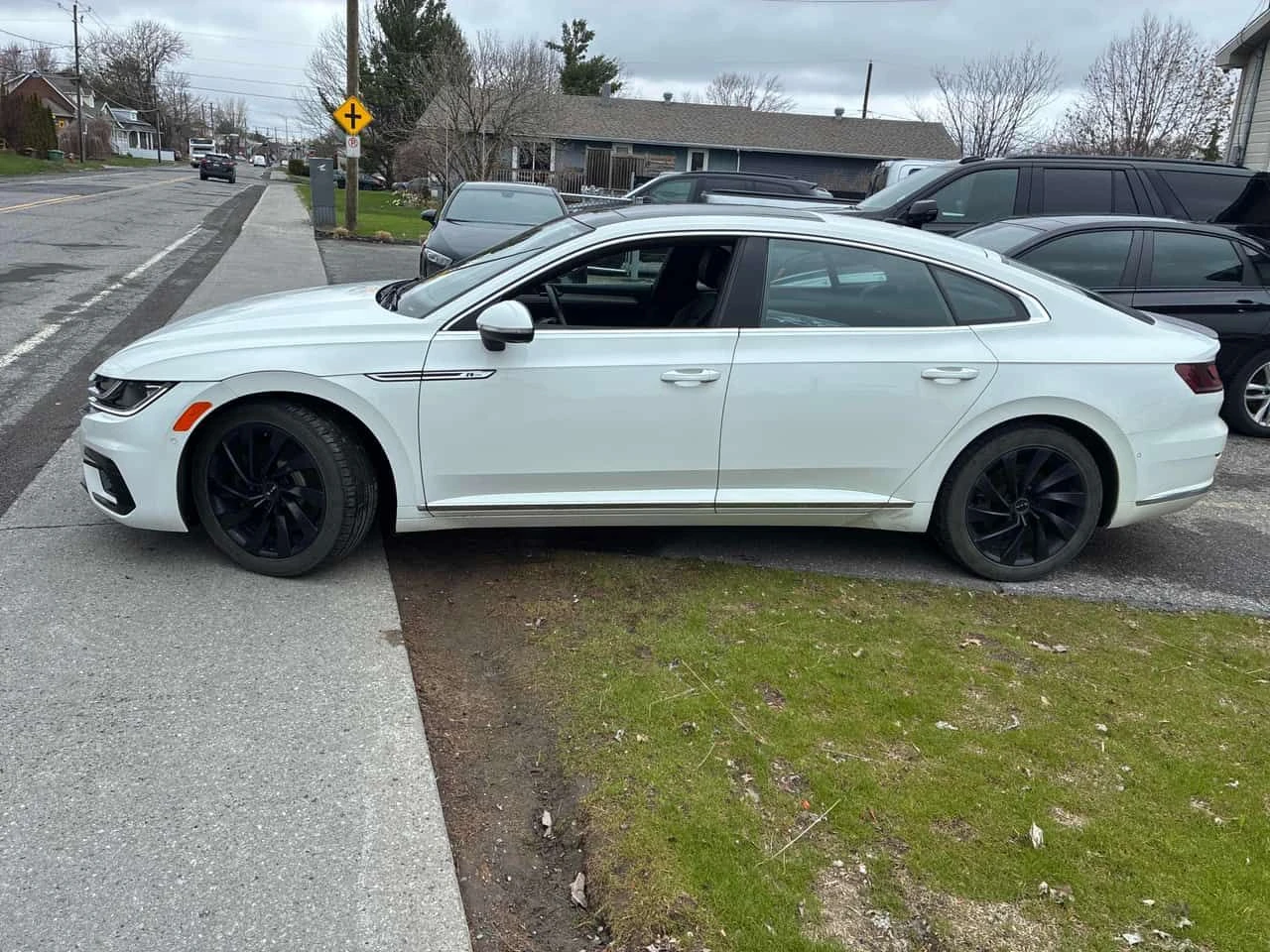 VW Arteon  Execline / dynaudio /ОБДУХВАНЕ/ ГУМИ С ДЖАНТИ , снимка 2 - Автомобили и джипове - 54379084