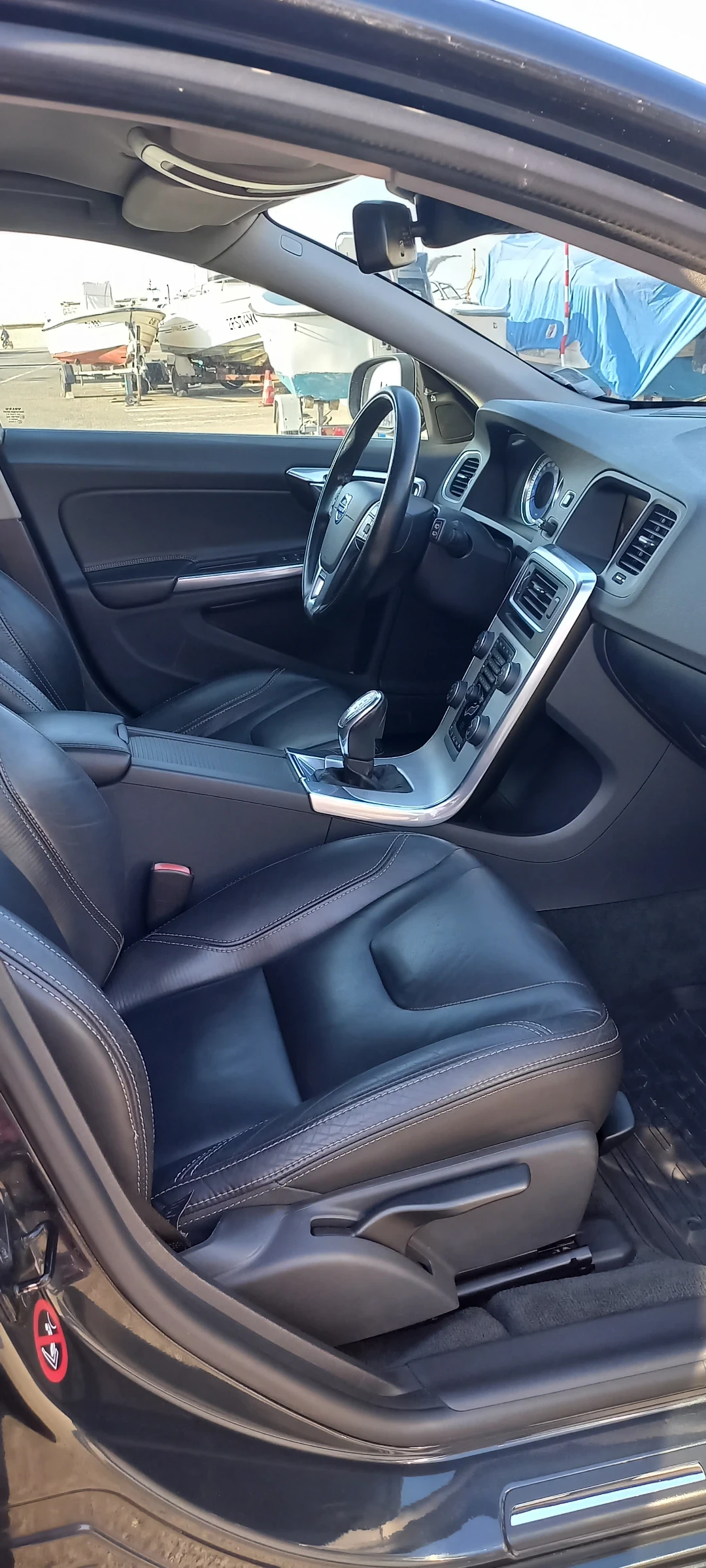 Volvo V60 2.4 D5 Polestar 230к.с, R-desing, 4x4, 5 цилиндров, снимка 14 - Автомобили и джипове - 54510652