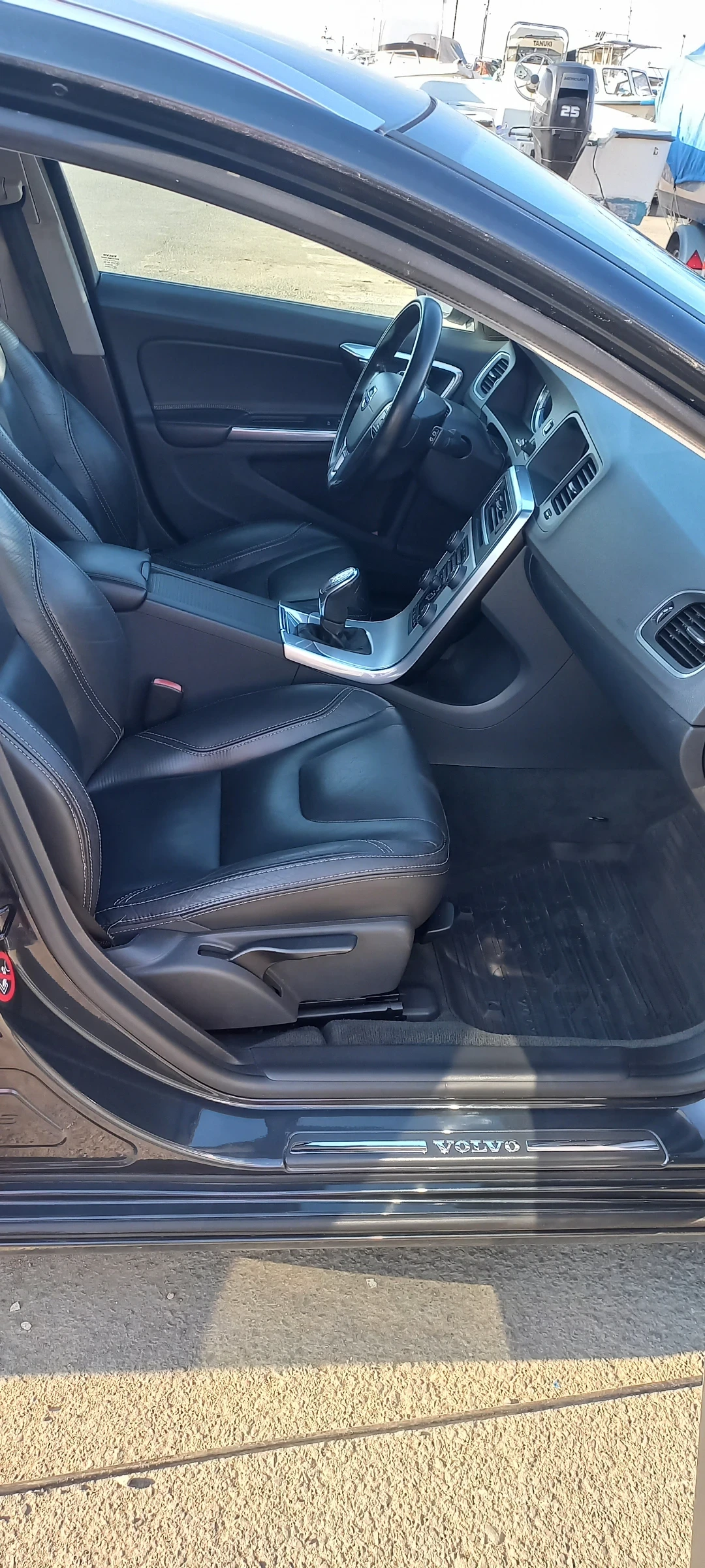 Volvo V60 2.4 D5 Polestar 230к.с, R-desing, 4x4, 5 цилиндров, снимка 12 - Автомобили и джипове - 54510652