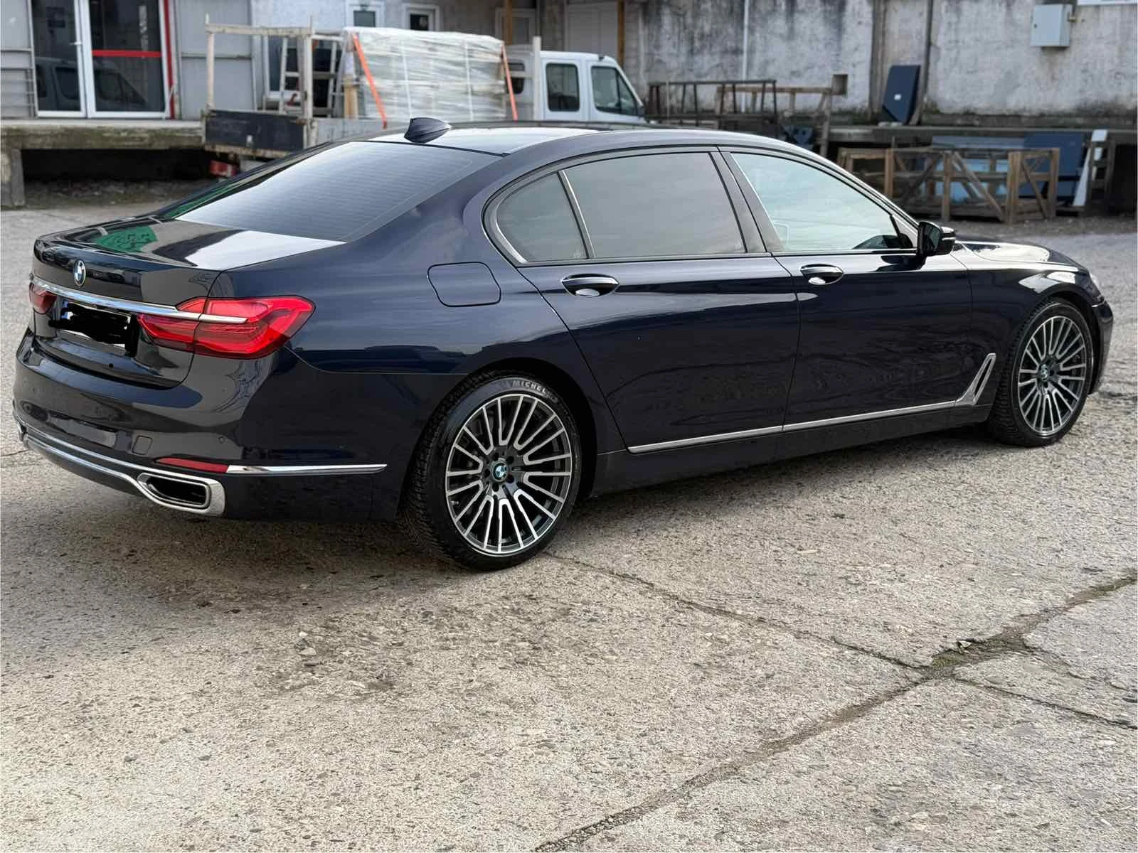 BMW 750 LI, снимка 8 - Автомобили и джипове - 55441107