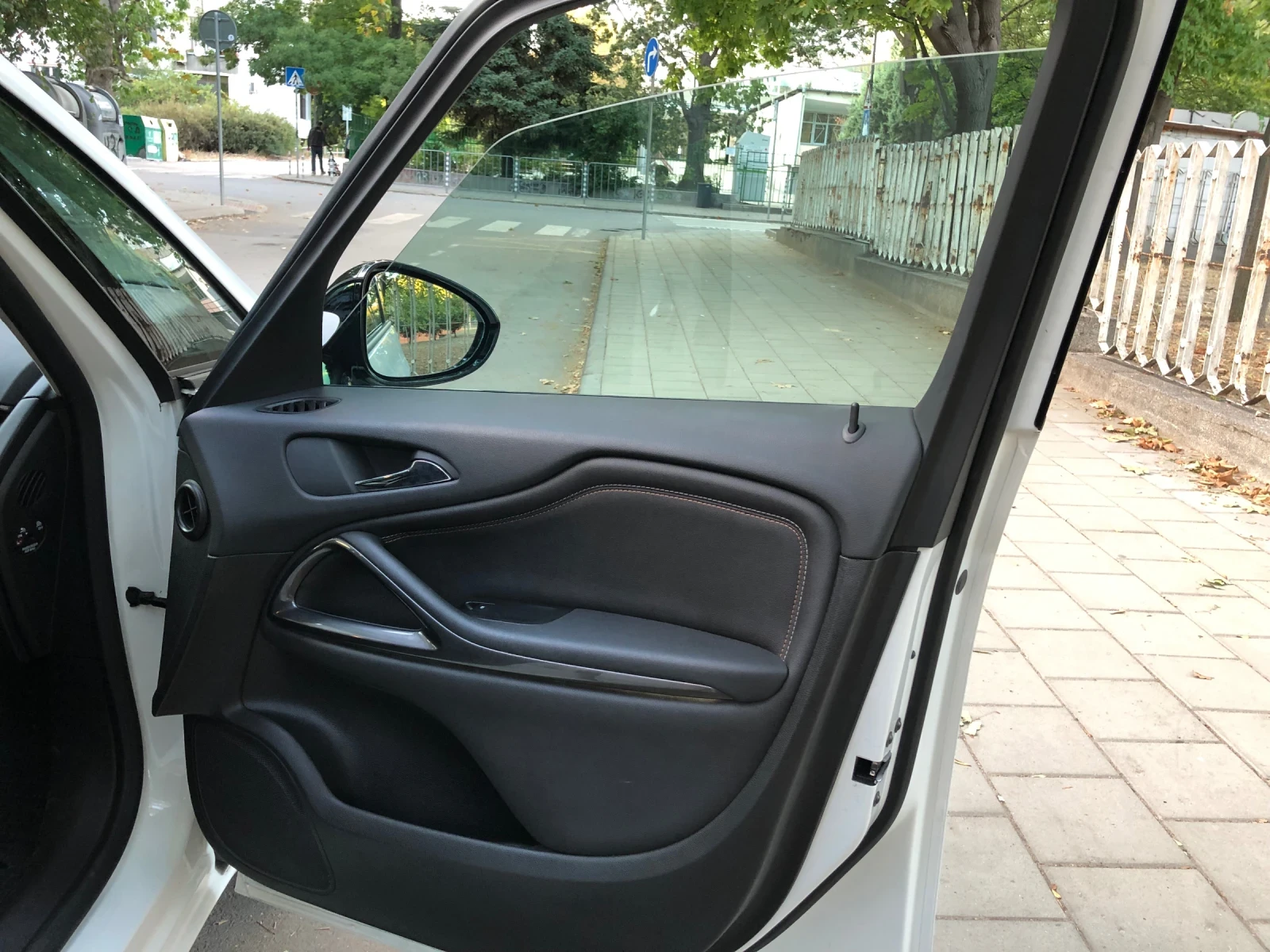 Opel Zafira, снимка 14 - Автомобили и джипове - 55451150