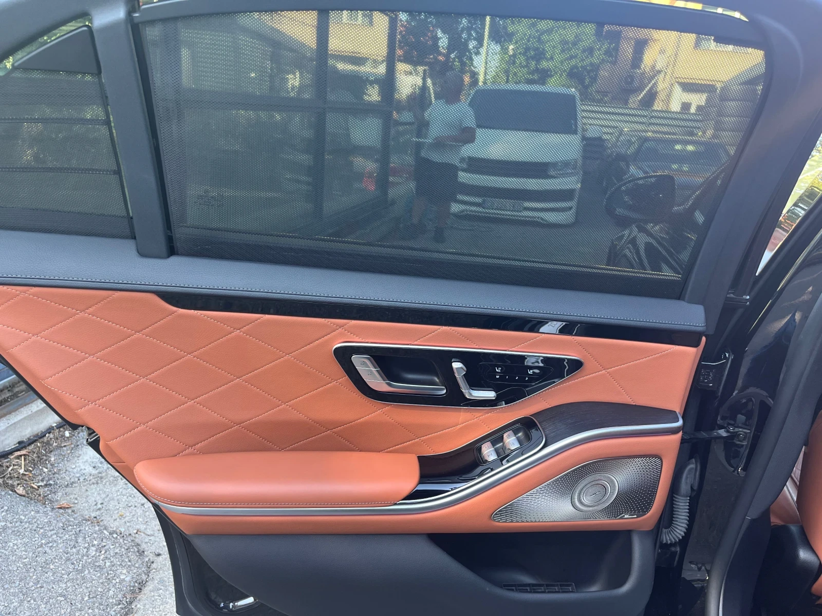 Mercedes-Benz S 580 4Matic/Long/AMG/Pano/Burmester, снимка 9 - Автомобили и джипове - 55469774